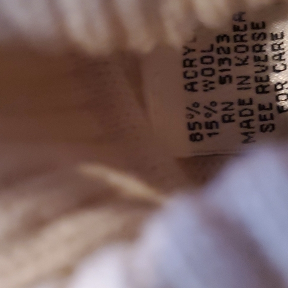 Vintage Chaus Sweater beige with emblem size large - Picture 4 of 7